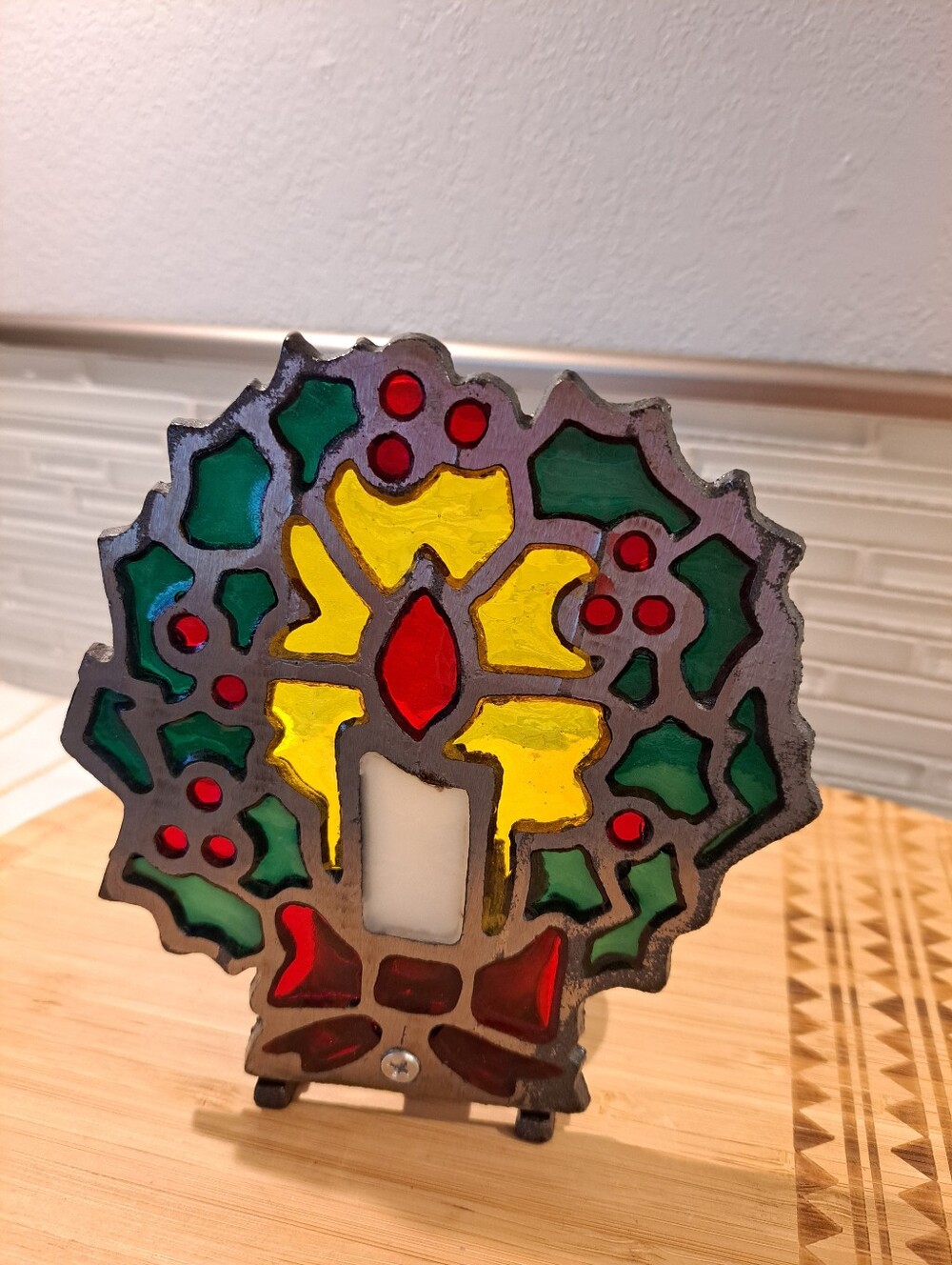 Vtg stained glass cast iron votive candle holder, wreath with candle. Orig. Box
